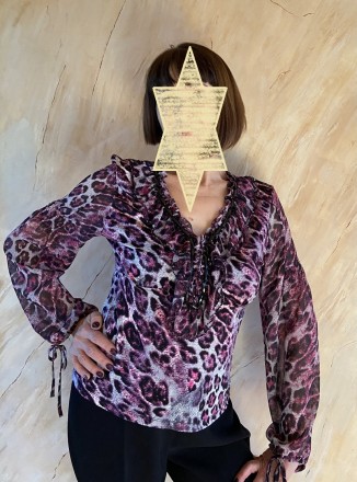 
Жіноча блузка с довгим рукавом з леопардовим принтом у фіолетових відтінках .Ро. . фото 4