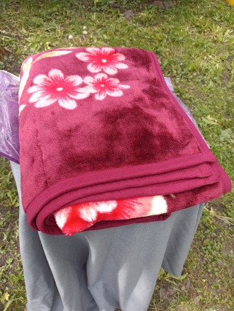 Продам плед одеяло в хорошем состоянии,мало пользовались не большой размер.150/2. . фото 7