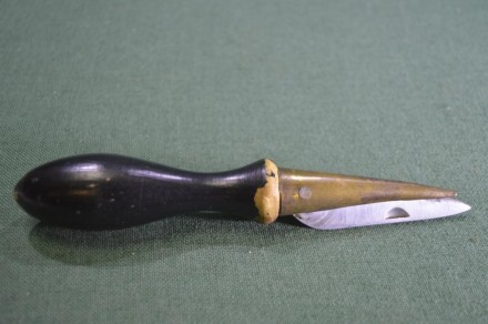 Нож инструмент для заточки пробочных сверл. Деревянная ручка. СССР. . фото 2