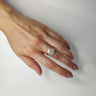 Родированное серебряное кольцо 925 пробы с натуральным жемчугом барочным. Родиро. . фото 6