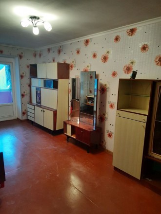 До продажу пропонується 
2 к квартира в центрі міста 
Чорноморська. 
На 3 поверс. . фото 11