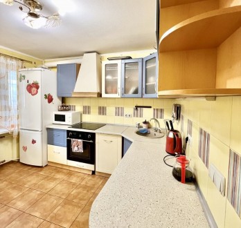 Продам 3-комнатную квартиру в кирпичном новом доме на Дарницкой 21, район пр. Сл. . фото 3