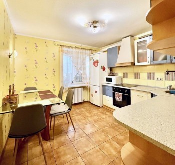 Продам 3-комнатную квартиру в кирпичном новом доме на Дарницкой 21, район пр. Сл. . фото 2