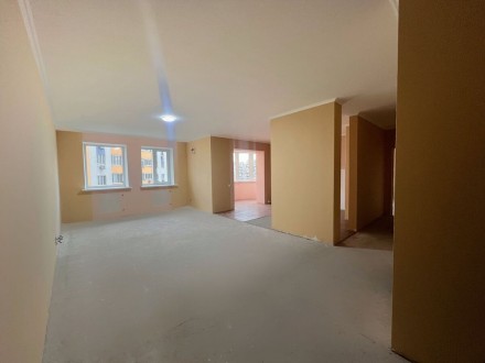 Продаж 2-кімнатної квартири ( 83м2) Житлова площа ( 43 м2 ), висота стелі 2, 8 м. . фото 3