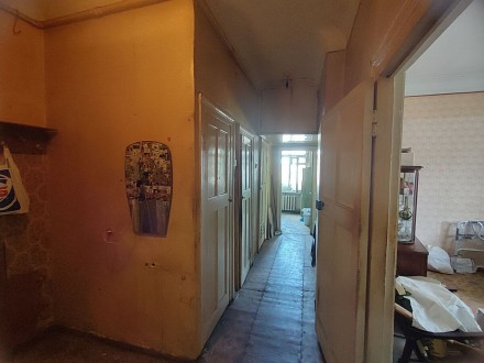 Продам квартиру повністю під ремонт на площі Старомостовій (Островського). 
 
 Д. . фото 4