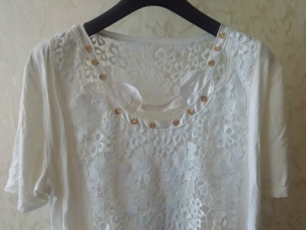 Продам новую женскую летнюю футболку-блузку производство Турция + вешалка в пода. . фото 3