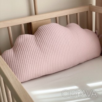 Красива й оригінальна подушечка у формі хмари для дитячого ліжечка.
Прати рекоме. . фото 1