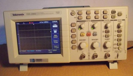 Электронный осциллограф Tektronix TDS-2002. . фото 2