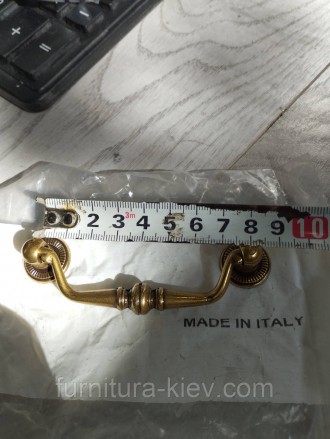 Комодная ручка 80мм Италия 
Размер по крепежам 80мм
Производитель Италия
. . фото 4