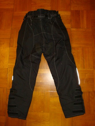 Есть также ещё несколько хороших кожаных и текстильных мотокурток и брюк с миним. . фото 11