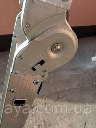 Лестница раздвижная алюминиевая используется как приставная или двусторонняя стр. . фото 4