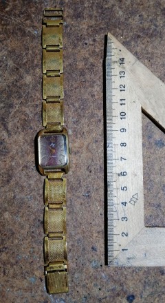Годинник  жіночий , Луч  , позолочений з  браслетом. Виробник -  СРСР, Марка -  . . фото 2