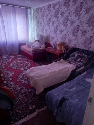 меблі,побутова техніка,в іншій кімнаті проживає одна хазяйка,метро Чернігівська . Лесной массив. фото 2