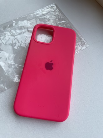 Продам чехол айфон 12 , ярко розовый , и Самсунг А10. . фото 3