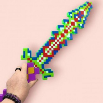 Пластиковый меч сделан в стиле компьютерной игры "Майнкрафт" - отличный подарок . . фото 3