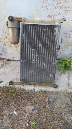 Фіат радіатор із дачиком температури електровентилятором  та розширювальним бачк. . фото 3