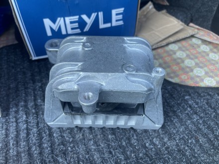 Права опора (подушка) двигуна Meyle 1K0 199 262 P. Повністю нова. Для VW Passat . . фото 3