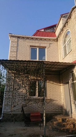 Продам будинок в селі  Шкарівка.  Розташований в центрі села. Побудований в  дві. . фото 4