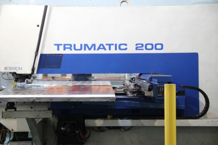 Продам Координатно-пробивной пресс TRUMPF Trumatic 200R

Пресс в хорошем состо. . фото 3