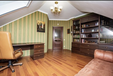 Продається гарний будинок в англійському стилі в 17 км від Києва!

Розташовани. . фото 6