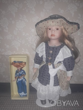 Продам ляльки фарфорові 2 шт .Більша лялька 40 см , меньша з колекції Дами епохи. . фото 1