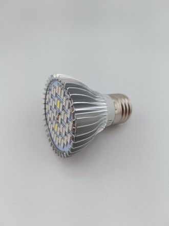 Этот светодиодный светильник
·       Прожекторы для роста.
·    . . фото 3