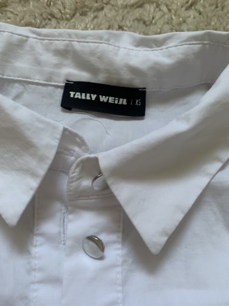 Біла жіноча сорочка фірми Tally Weiji. Стан ідеальний. Розмір XS-S. Довжина соро. . фото 4