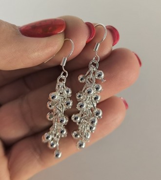 Жіночі сережки-вісюльки з намистинами із стерлінгового срібла 925 проби з родієв. . фото 3