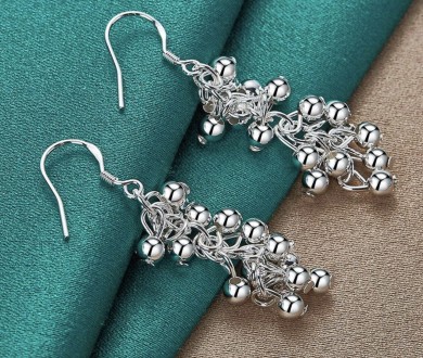 Жіночі сережки-вісюльки з намистинами із стерлінгового срібла 925 проби з родієв. . фото 2