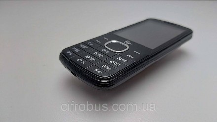 Телефон, поддержка трех SIM-карт, экран 2.8", разрешение 320x240, камера 1.30 МП. . фото 7