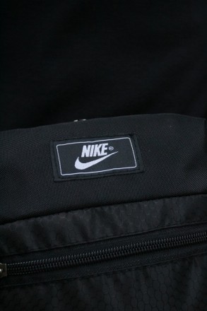 
 
 Барсетка чорна Mod з декоративним пришивним логотипом Nike:
- Розмір: 25 x 1. . фото 5