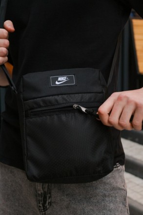 
 
 Барсетка чорна Mod з декоративним пришивним логотипом Nike:
- Розмір: 25 x 1. . фото 3
