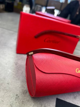
 
 Солнцезащитные очки Cartier с деревянными дужками и коричневыми стеклами
Про. . фото 6