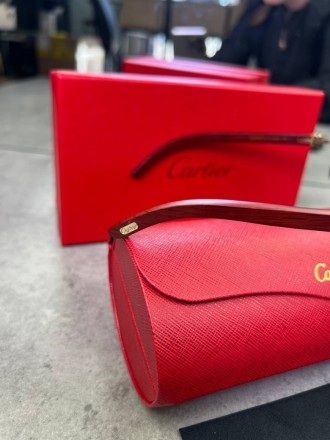 
 
 Солнцезащитные очки Cartier с деревянными дужками и синими стеклами
Производ. . фото 6