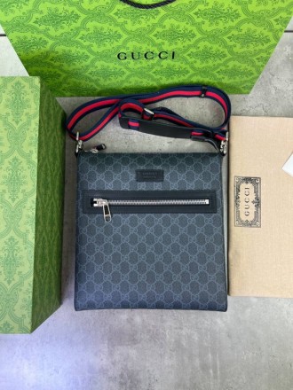 
 
 Мессенджер Gucci GG Black
Цвет : серый
Размер : 27*28,5*5 см
Производитель :. . фото 4