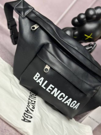 
 
 Бананка Balenciaga черная матовая
Модель: Бананка Balenciaga черная матовая
. . фото 5