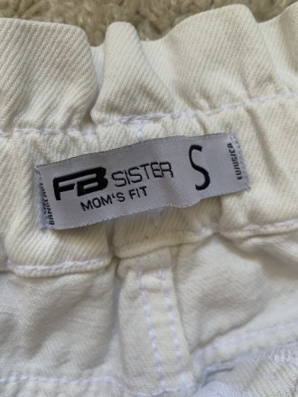 Жіночі джинси білого кольору. Стан ідеальний, майже нові. Розмір S. Довжина 99 с. . фото 4