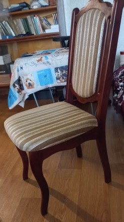 У зв`язку з переїздом продається стілець з буку для вітальні в гарному стані, в . . фото 3
