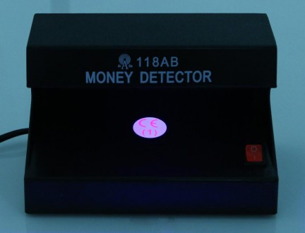 
 Ультрафиолетовая лампа детектор валют 118 хорошо зарекомендовала себя в банках. . фото 4