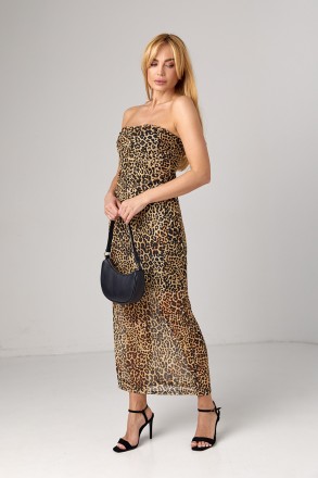 Приталенное платье с леопардовым принтом без бретелей - это настоящий шедевр мод. . фото 6