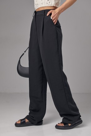 С этими женскими брюками из плотной костюмной ткани со стрелками спереди и сзади. . фото 6