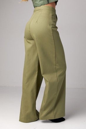 Женские брюки прямого кроя – это стильный и удобный выбор для любого случая.
Они. . фото 3