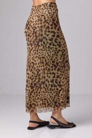 С такой длинной стильной юбкой из леопардовой сетки от LUREX ты сможешь создават. . фото 3