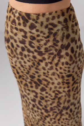 С такой длинной стильной юбкой из леопардовой сетки от LUREX ты сможешь создават. . фото 5