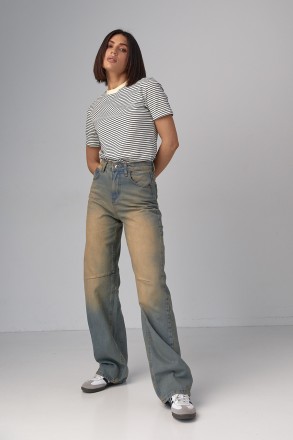 Женские джинсы скейтер с эффектом two-tone coloring  - это широкие брюки с обили. . фото 4