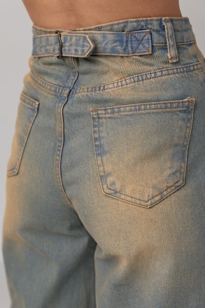 Женские джинсы скейтер с эффектом two-tone coloring  - это широкие брюки с обили. . фото 5