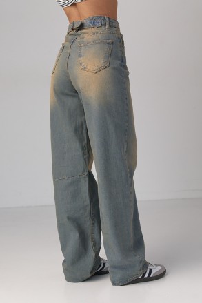 Женские джинсы скейтер с эффектом two-tone coloring  - это широкие брюки с обили. . фото 3