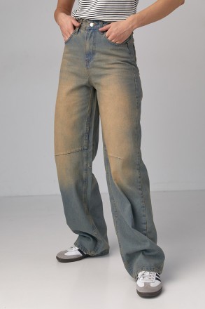 Женские джинсы скейтер с эффектом two-tone coloring  - это широкие брюки с обили. . фото 7