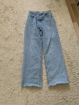 Жіночі джинси фірми Sinsay. Розмір S-M. Довжина 108 см, пот 34 см, поб 46,5 см. . фото 2