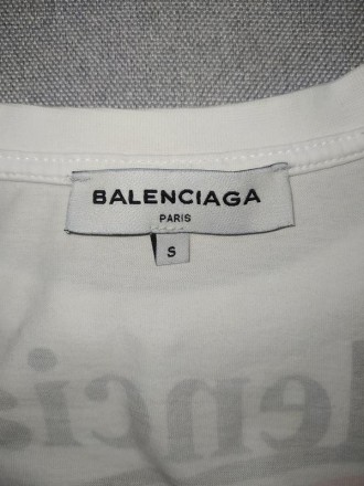 Дівчатка, продам фірмову якісну футболку з різнокольоровим принтом від Balenciag. . фото 6